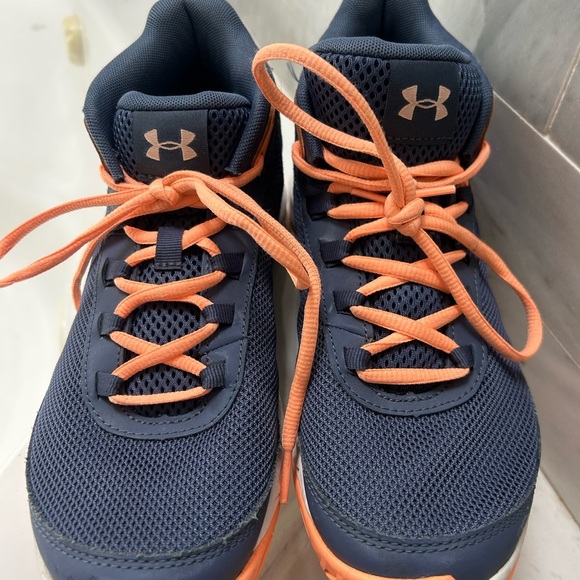 Under Armour Kids' youth 7 Navy and Orange Athletic basketball sneakers unisex - Picture 10 of 10